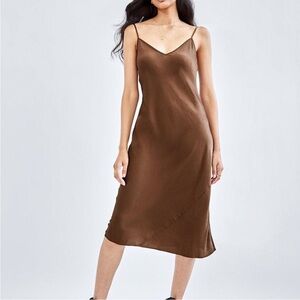 SOLD 🛑Aritzia Wilfred Only Slip Satin Midi Dress